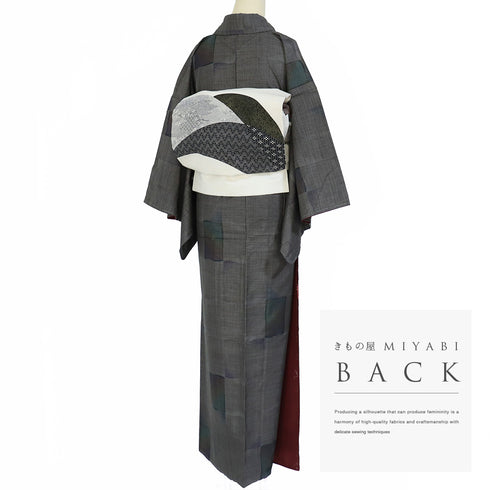 大島紬 リサイクル 身丈159.3cm 裄64.8cm 袷 市松模様 ブラック Mサイズ カジュアル お洒落 しつけ糸 正絹 広衿 Sランク