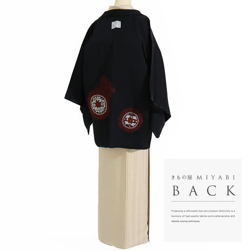 黒羽織 リサイクル 身丈79cm 裄65cm 袷 黒絵羽 相良刺繍 ブラック Mサイズ フォーマル 一つ紋 しつけ糸 正絹 Sランク