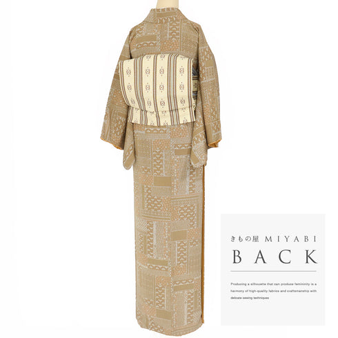 小紋 リサイクル 身丈159.8cm 裄64cm 袷 幾何学柄 ブラウン Mサイズ お洒落 カジュアル 正絹 広衿 Sランク