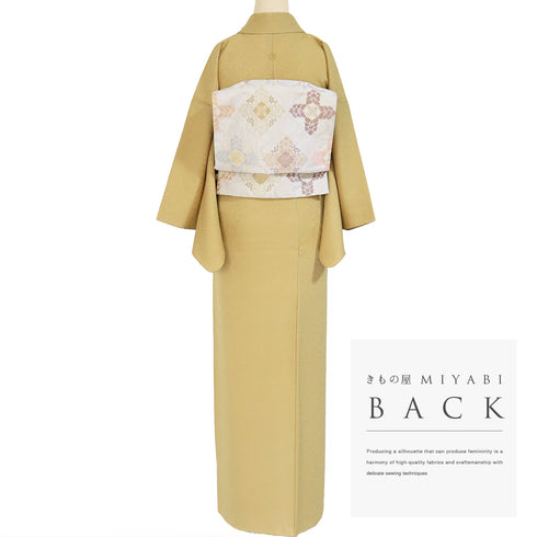 色無地 リサイクル 身丈159cm 裄63.4cm 袷 イエロー Mサイズ フォーマル お洒落 落款 一つ紋 正絹 広衿 地紋あり Sランク