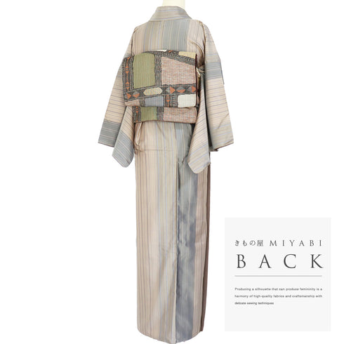 大島紬 リサイクル 身丈160cm 裄65.4cm 袷 縞格子柄 ベージュ Mサイズ お洒落 カジュアル 証紙 正絹 バチ衿 Sランク