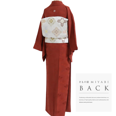 色無地 リサイクル 身丈164cm 裄65.2cm 袷 レッド Lサイズ セミフォーマル 一つ紋 正絹 広衿 地紋あり Sランク