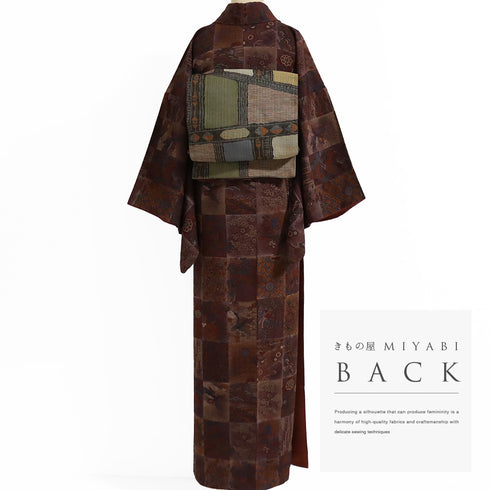 小紋 リサイクル 身丈160.2cm 裄67cm 袷 石畳に花や鳥柄 ブラウン Mサイズ お洒落 カジュアル 正絹 広衿 Aランク