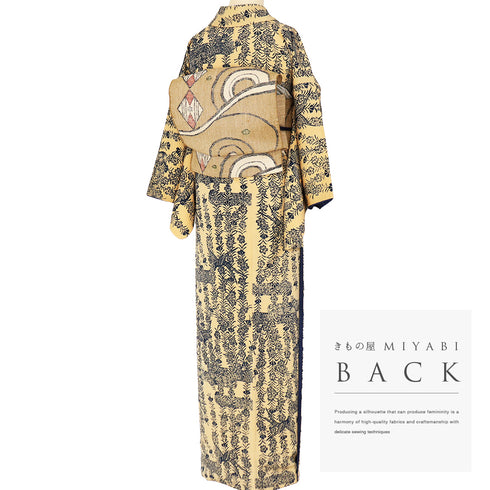 小紋 リサイクル 身丈154.3cm 裄63.2cm 袷 枝垂れ桜に鳥柄 ベージュ Sサイズ お洒落 カジュアル 正絹 広衿 Sランク