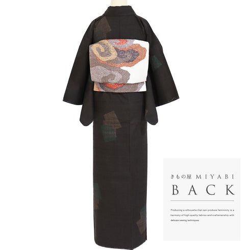 紬 リサイクル 身丈156cm 裄62.6cm 袷 色紙柄 ブラック Mサイズ カジュアル お洒落 しつけ糸 正絹 広衿 Sランク