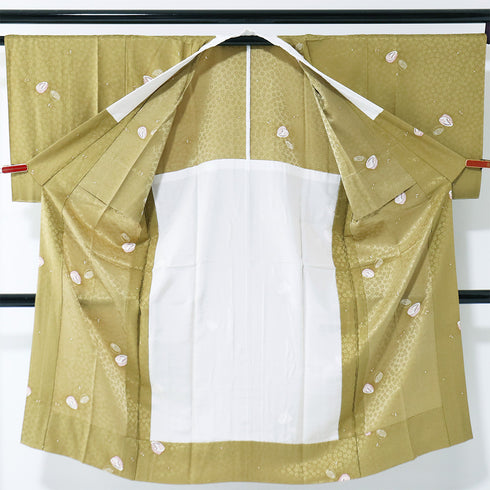 長襦袢 リサイクル 身丈128.8cm 裄66cm 袷 ぽっくりや桜柄 地紋 後身頃居敷当て付き イエロー Mサイズ お洒落 正絹 Sランク