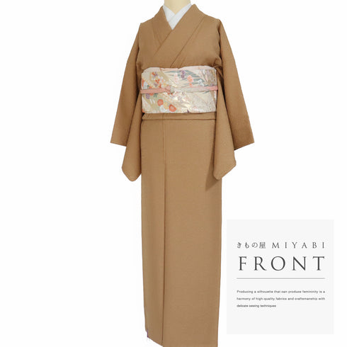 色無地 リサイクル 身丈157cm 裄64.4cm 袷 ブラウン Mサイズ セミフォーマル 落款 証紙 一つ紋 しつけ糸 正絹 広衿 地紋あり Sランク