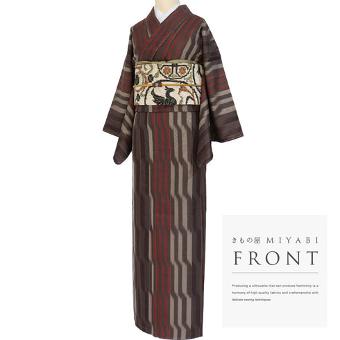 紬 リサイクル 身丈163cm 裄64.8cm 袷 お召 縞模様 唐草柄 地紋 ブラウン Lサイズ お洒落 カジュアル しつけ糸 不明 広衿 Sランク