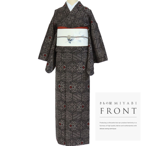 大島紬 リサイクル 身丈162.2cm 裄66cm 袷 デザイン亀甲柄 ブラウン Lサイズ お洒落 カジュアル 証紙 正絹 広衿 Sランク