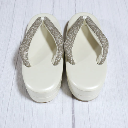草履 新品 お洒落 ベージュ 新品・未使用品 松煙染