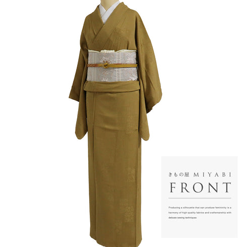 色無地 リサイクル 身丈156cm 裄62.4cm 袷 イエロー Mサイズ セミフォーマル お洒落 一つ紋 しつけ糸 正絹 広衿 地紋あり Sランク