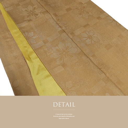 色無地 リサイクル 身丈153cm 裄62.4cm 袷 アンティーク デザイン格子・花模様 ブラウン Sサイズ お洒落 正絹 広衿 地紋あり Bランク