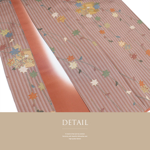 小紋 リサイクル 身丈158.8cm 裄64.4cm 袷 縞に紅葉 箔 ブラウン Mサイズ お洒落 カジュアル しつけ糸 正絹 広衿 Sランク