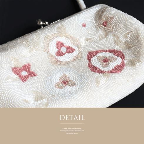 ビーズバック アンティーク 白地 お洒落 カジュアル 横幅20cm 高さ12cm マチ4.5cm Aランク 和装小物 ZO-59