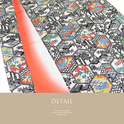 小紋 リサイクル 身丈151.7cm 裄61.2cm 袷 亀甲に松竹梅 アイボリー Sサイズ お洒落 正絹 広衿 Sランク