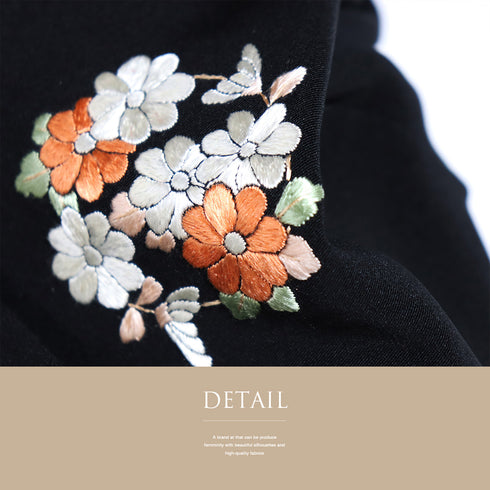 黒羽織 リサイクル 身丈77.5cm 裄64.4cm 袷 和本や花丸柄 刺繍 黒絵羽 ブラック Sサイズ フォーマル 正絹 Sランク