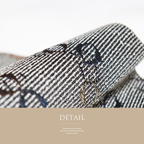 袋帯 リサイクル 帯丈446cm 全通 横縞に幾何学模様 ブラック Mサイズ 正絹 新品・未使用品 お洒落