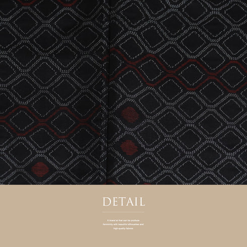 大島紬 リサイクル 身丈160cm 裄63.2cm 袷 斜め格子柄 ブラック Mサイズ カジュアル 証紙 正絹 広衿 Aランク