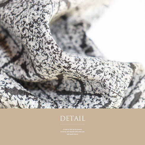 小紋 リサイクル 身丈163cm 裄66.8cm 袷 古代文字風柄 小原敏 グレー Lサイズ お洒落 カジュアル 正絹 広衿 Sランク