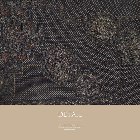 小紋 リサイクル 身丈156.2cm 裄65cm 袷 紬調絣に点描柄 地紋 ブラウン Mサイズ お洒落 カジュアル ポリエステル 洗える着物 広衿 Sランク