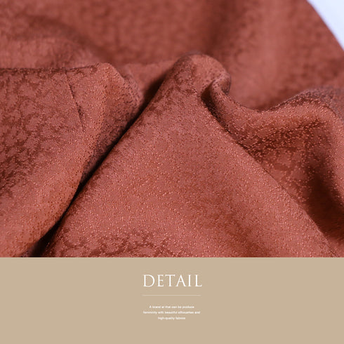 色無地 リサイクル 身丈167.2cm 裄65.6cm 袷 レッド LLサイズ セミフォーマル お洒落 一つ紋 しつけ糸 正絹 広衿 地紋あり Sランク