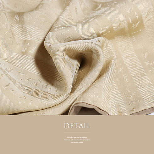 色無地 リサイクル 身丈160.2cm 裄62.8cm 袷 エジプト絵文字風の地紋柄 ベージュ Mサイズ セミフォーマル お洒落 一つ紋 正絹 広衿 地紋あり Sランク