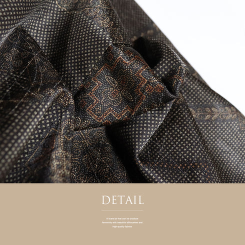 小紋 リサイクル 身丈156.2cm 裄65cm 袷 紬調絣に点描柄 地紋 ブラウン Mサイズ お洒落 カジュアル ポリエステル 洗える着物 広衿 Sランク