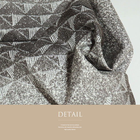 紬 リサイクル 身丈158cm 裄66.4cm 袷 縦鱗柄 縞模様 グレー Mサイズ お洒落 落款 正絹 広衿 Sランク