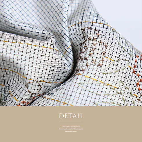 紬 リサイクル 身丈171cm 裄69.6cm 袷 ゆったり 小花柄 刺繍 アイボリー LLサイズ お洒落 しつけ糸 正絹 広衿 Sランク