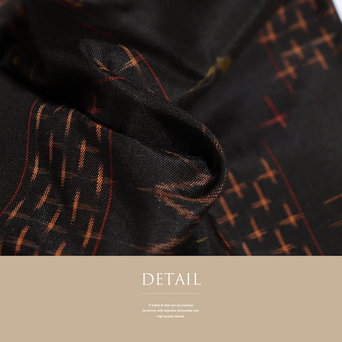 紬 リサイクル 身丈163.3cm 裄66.4cm 袷 伊勢崎絣 絣柄 ブラック Lサイズ お洒落 カジュアル 証紙 しつけ糸 正絹 広衿 Sランク