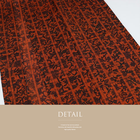 小紋 リサイクル 身丈158.3cm 裄62.8cm 単衣 いろは歌柄 オレンジ Mサイズ お洒落 しつけ糸 正絹 広衿 Sランク