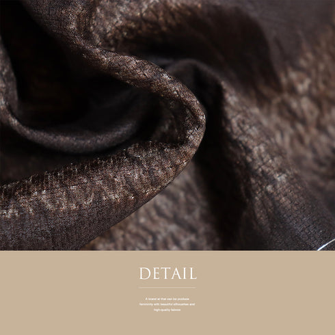 紬 リサイクル 身丈149.7cm 裄63cm 袷 風通織 桐生絞り 横段柄 ブラウン SSサイズ お洒落 しつけ糸 正絹 広衿 Sランク