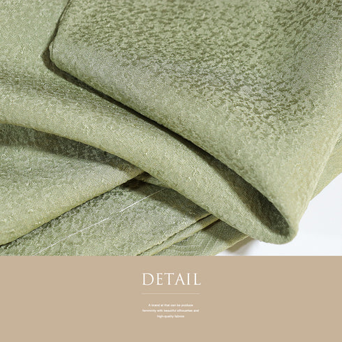 色無地 リサイクル 身丈155.5cm 裄62.8cm 袷 地紋 グリーン Mサイズ セミフォーマル 一つ紋 しつけ糸 正絹 広衿 地紋あり Sランク