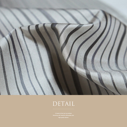 紬 リサイクル 身丈158.5cm 裄65.8cm 単衣 縞模様 グレー Mサイズ カジュアル 正絹 広衿 Aランク