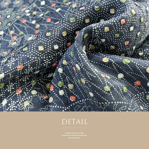 小紋 リサイクル 身丈158.5cm 裄62.4cm 袷 小花に道長取り模様 絞り ブルー Mサイズ お洒落 カジュアル しつけ糸 正絹 広衿 Sランク