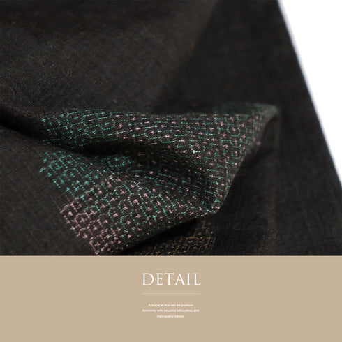 紬 リサイクル 身丈156cm 裄62.6cm 袷 色紙柄 ブラック Mサイズ カジュアル お洒落 しつけ糸 正絹 広衿 Sランク