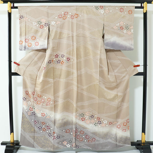 訪問着 リサイクル 身丈157.7cm 裄62.6cm 袷 花柄 箔 絞り ブラウン Mサイズ 正絹 広衿 Sランク