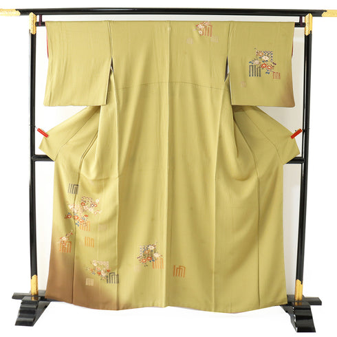 付下げ リサイクル 身丈158cm 裄65.6cm 袷 源氏香に花枝柄 箔 地紋 グリーン Mサイズ セミフォーマル お洒落 一つ紋 正絹 広衿 Aランク