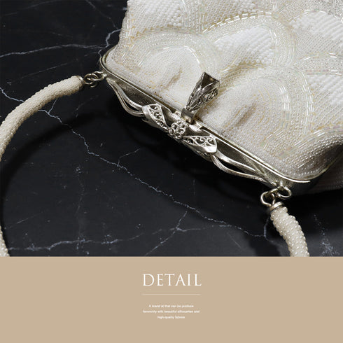 ビーズバック オフホワイト うろこ柄 お洒落 カジュアル 横幅19.5cm 高さ14cm マチ4.5cm Aランク 和装小物 ZO-91