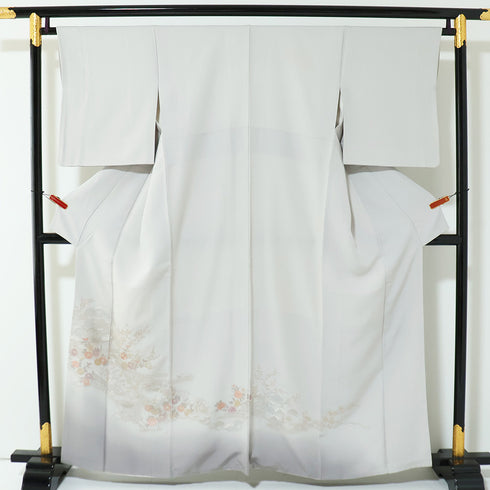 訪問着 リサイクル 身丈158.5cm 裄65.4cm 袷 風景に御所車柄 刺繍 パールトーン加工 グレー Mサイズ セミフォーマル お洒落 正絹 広衿 Bランク