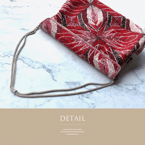 ビーズバック アンティーク 赤地 お洒落 カジュアル 横幅19cm 高さ13cm マチ5cm Bランク 和装小物 ZO-57