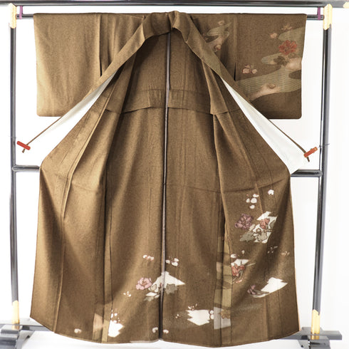 リサイクル 身丈158cm 裄62.4cm 単衣 デザイン花柄 手刺繍 箔加工 ブラウン Mサイズ セミフォーマル お洒落 正絹 広衿 Sランク