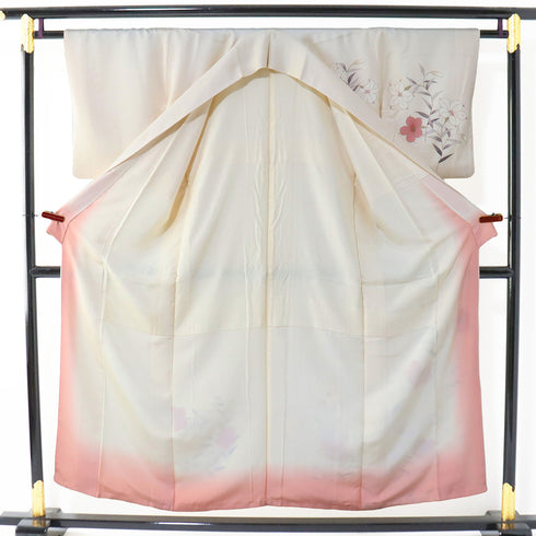 付下げ リサイクル 身丈151cm 裄62.4cm 袷 百合柄 ベージュ Sサイズ セミフォーマル お洒落 正絹 広衿 Aランク