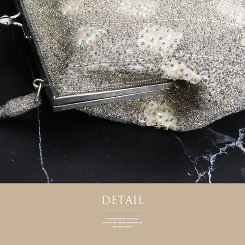 バッグ リサイクル お洒落 シルバー ビーズ Aランク 幾何学模様 横幅19cm 高さ19cm マチ6cm