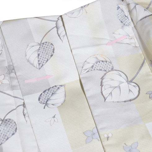 紬 リサイクル 身丈153.8cm 裄63.2cm 袷 市松に葉や小花柄 箔 ベージュ Sサイズ お洒落 カジュアル 正絹 広衿 Sランク