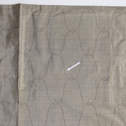 紬 リサイクル 身丈159cm 裄64.6cm 袷 デザイン網目模様 ベージュ Mサイズ お洒落 カジュアル しつけ糸 正絹 広衿 Sランク