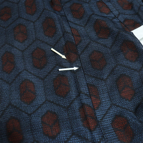 紬 リサイクル 身丈162cm 裄64.8cm 袷 結城紬 亀甲柄 ブルー Lサイズ カジュアル お洒落 証紙 しつけ糸 正絹 広衿 Aランク