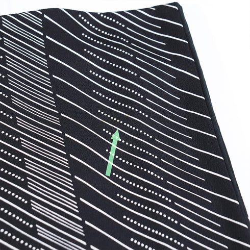 小紋 リサイクル 身丈158.5cm 裄65.6cm 袷 幾何学模様 ブラック Mサイズ お洒落 カジュアル 正絹 広衿 Sランク