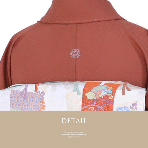 色無地 リサイクル 身丈167.2cm 裄65.6cm 袷 レッド LLサイズ セミフォーマル お洒落 一つ紋 しつけ糸 正絹 広衿 地紋あり Sランク