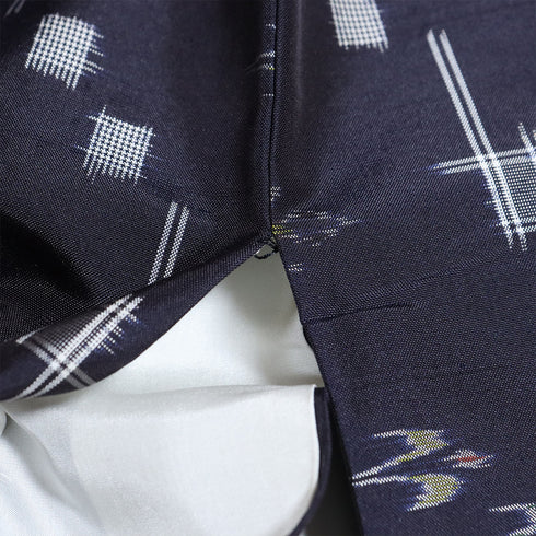 紬 リサイクル 身丈168.7cm 裄65cm 袷 絣に燕柄 ネイビー LLサイズ カジュアル お洒落 正絹 広衿 Aランク